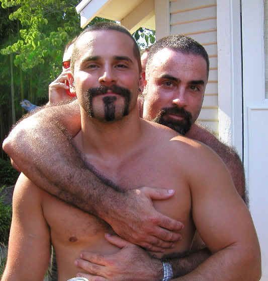 gay_bears_in_love.jpg