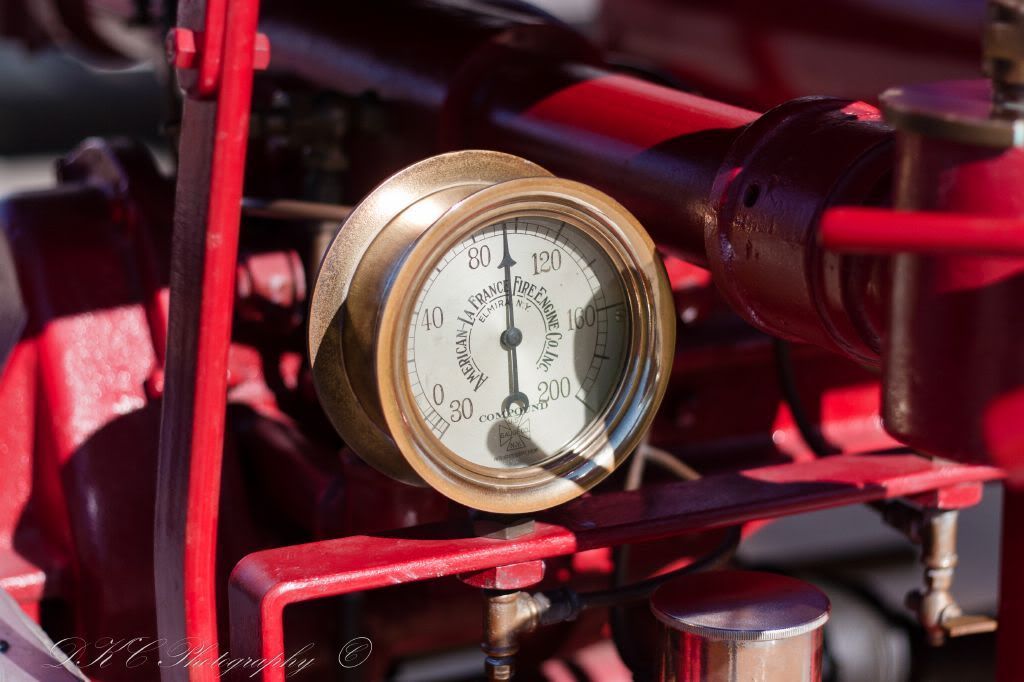 IMAGE: http://i255.photobucket.com/albums/hh124/DKCPhoto/Nifty%2050%20shots/IMG_2129.jpg