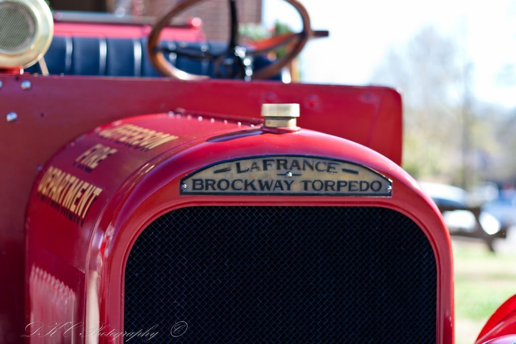 IMAGE: http://i255.photobucket.com/albums/hh124/DKCPhoto/Nifty%2050%20shots/IMG_2133.jpg