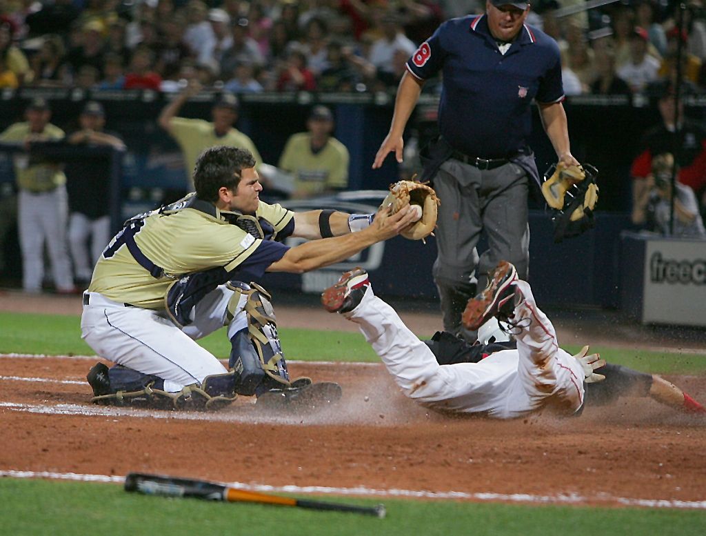 IMAGE: http://i255.photobucket.com/albums/hh124/DKCPhoto/sample%20photos/Cerioneslide.jpg