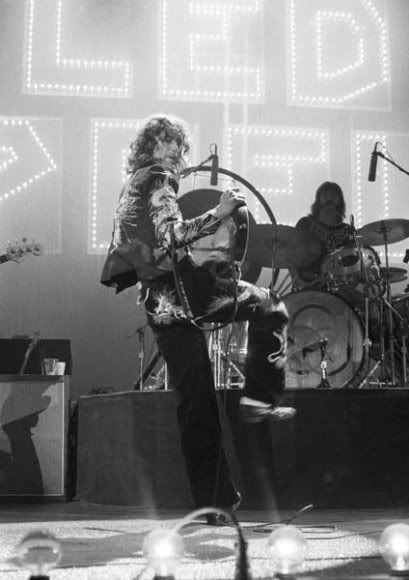a history of the band led zeppelin The mission of mr jimmy is to revive the magic of led zeppelin which can not express on musical score to bring its energy onto the stage of the present age, an. a history of the band led zeppelin The mission of mr jimmy is to revive the magic of led zeppelin which can not express on musical score to bring its energy onto the stage of the present age, an.