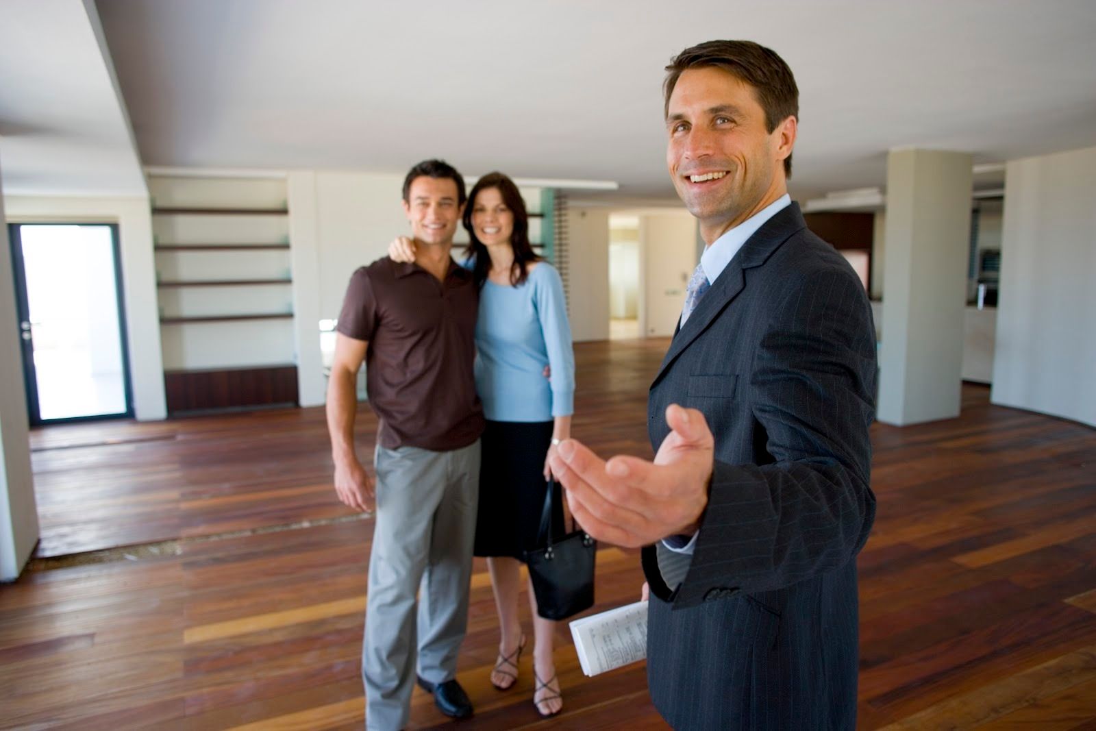  photo Real Estate Agent_zpsizcpyevm.jpg