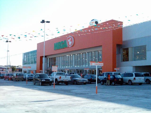 Mega comercial mexicana, playa del carmen