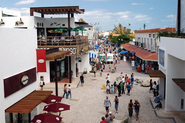 stores at 5th avenue in playa del carmen