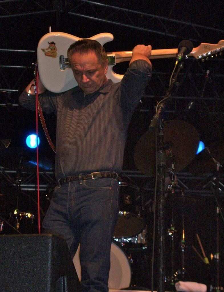 Jimmie Vaughan and the Tilt A World Band styling