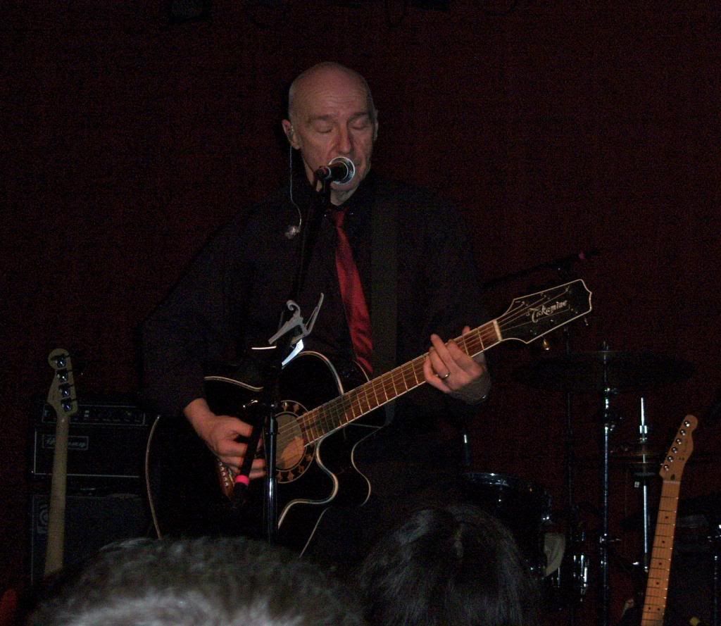 Midge Ure @ Waterstreet singing