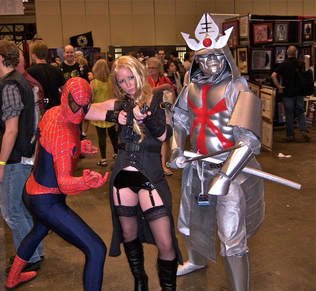 Toronto Fan Fest w/Spidey, hot babe with a gun and Silver Samurai photo 100_7148_zps6d39076c.jpg