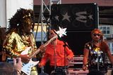 Bootsy plays guitar