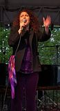 Melissa Manchester belts one out