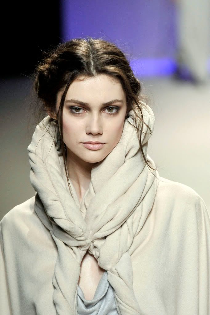 And I had always thought that Ksenia Kahnovich resembles Keira Knightley