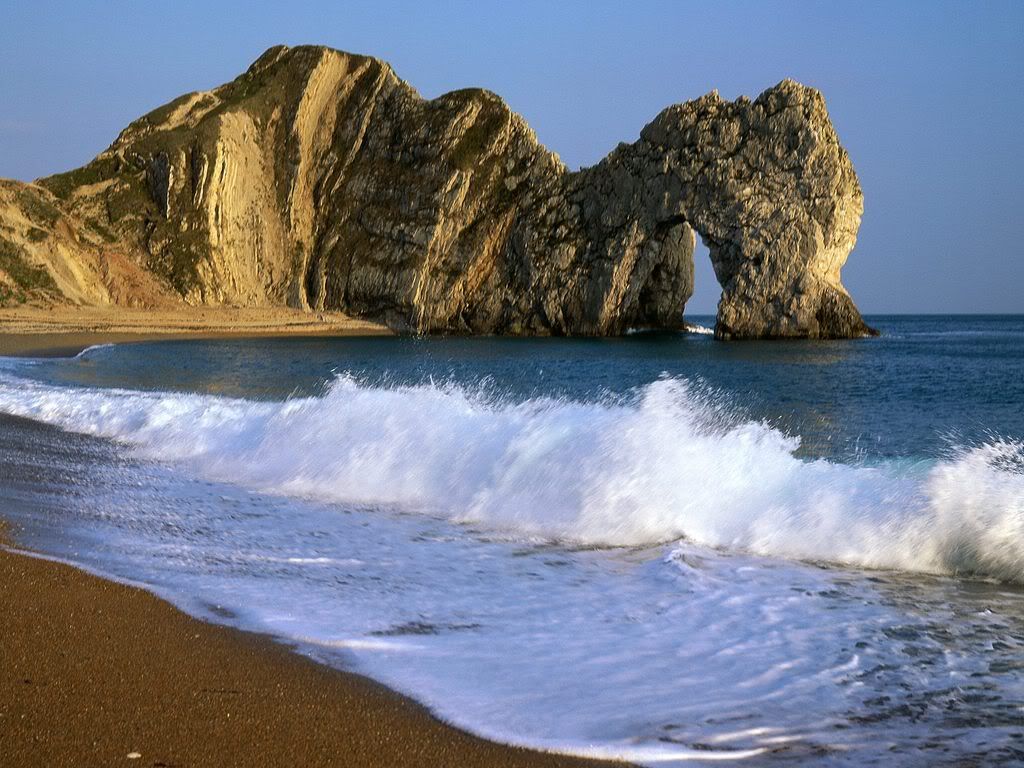 DurdleDoorLulworthCoveDorsetEngland.jpg