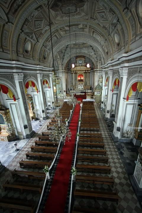 IMAGE: http://i255.photobucket.com/albums/hh150/junzo13/intramuros/IMG_9772_8x12al.jpg