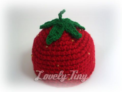 strawberry hat for blythe