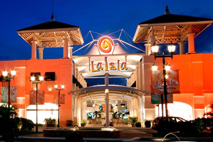 La Isla mall in Cancun