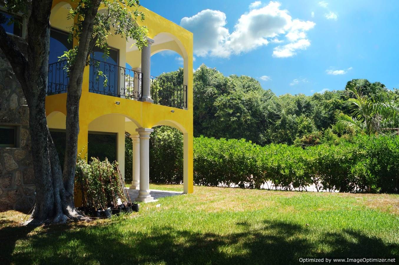 piscina en hacienda del rio