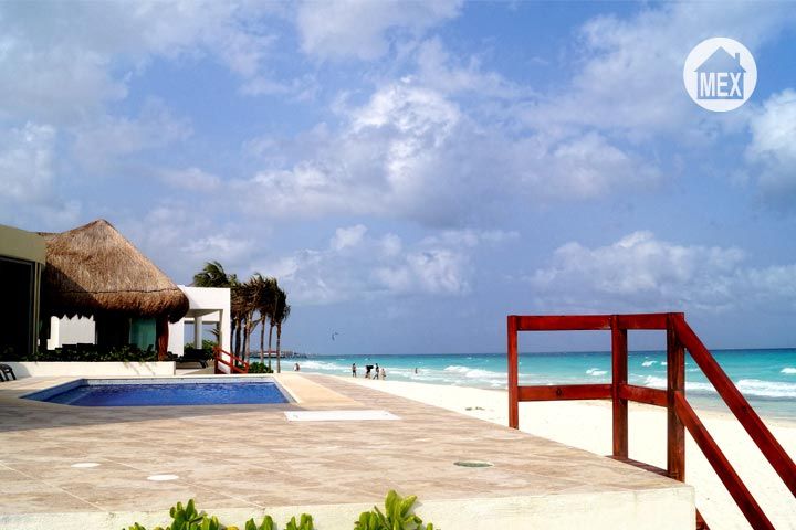 Beachfront home in Playa del Carmen