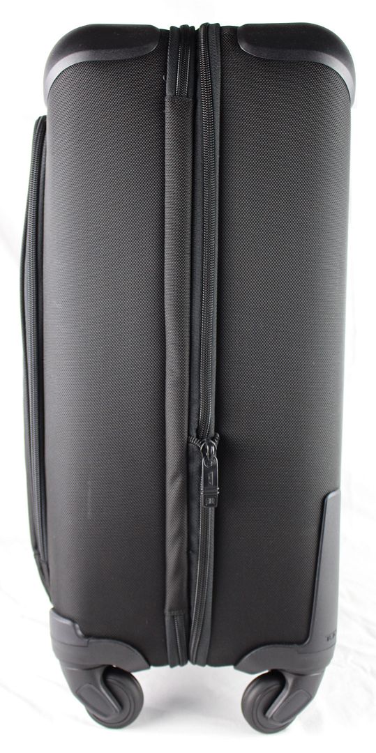 tumi corporate collection messenger